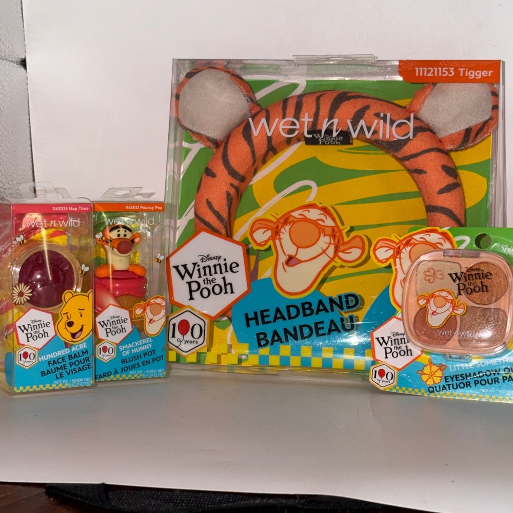 Wet n Wild Winnie the Tigger & Pooh Makeup Set Disney 100 Years Aesthetic Kawaii